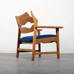 Henning Kjaernulf design Danish chair