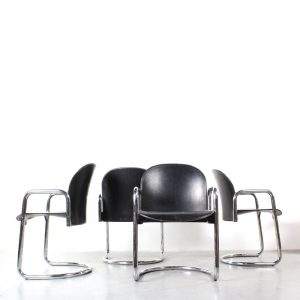 B&B Italia chairs design Scarpa Dialogo stoelen