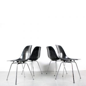 Eames DSX chair Herman Miller black chrome stoel