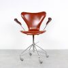 Fritz Hansen series 7 desk chair design Arne Jacobsen bureaustoel