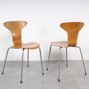 Fritz Hansen Mosquito 3105 Mug chair design Arne Jacobsen