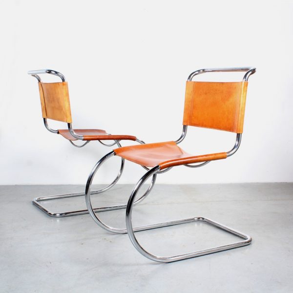 Mies van der Rohe design Fasem dining chairs