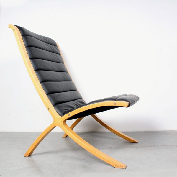 Fritz Hansen AX chair design Hvidt & Mølgaard